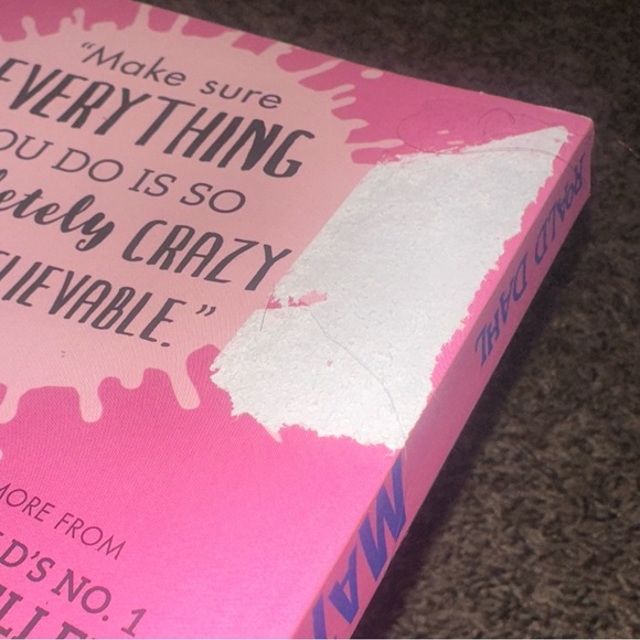 Roald Dahl 'Matilda' Book - Picture 3 of 8